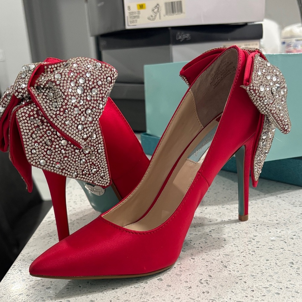 Elegant Red Satin Heels with Rhinestone Bow